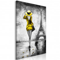 Canvas-taulu Artgeist Parisian Woman Yellow, 1-osainen, pystysuuntainen, eri kokoja