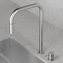 Keittiöhana Scandtap Steel Harmonized K2P Square Original, ulosvedettävä juoksuputki, ruostumaton teräs