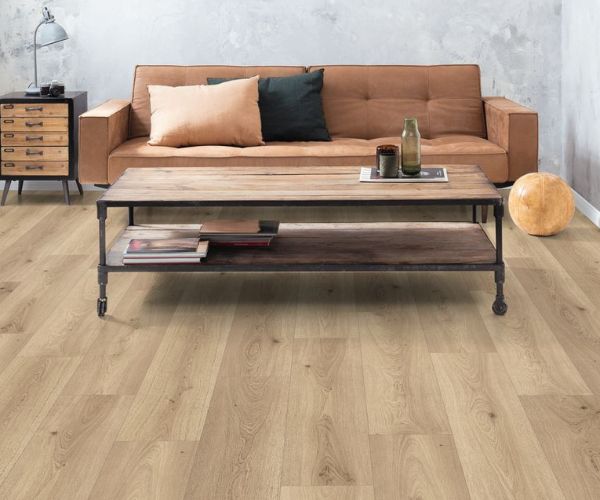 Korkkilattia Egger Flooring olohuoneessa