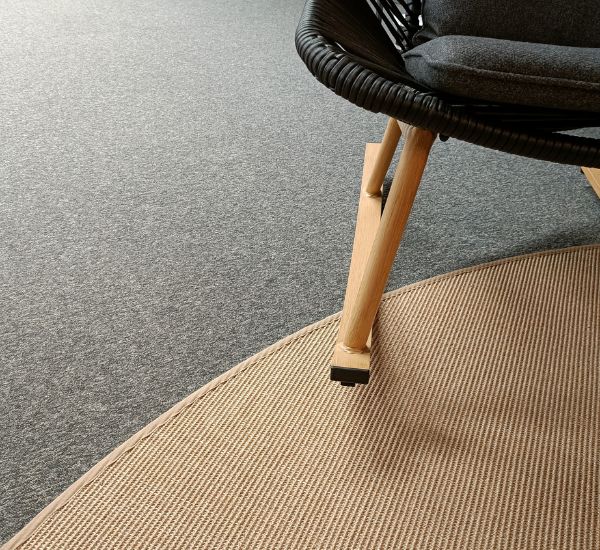 VM Carpet Sisal-matto toimistossa